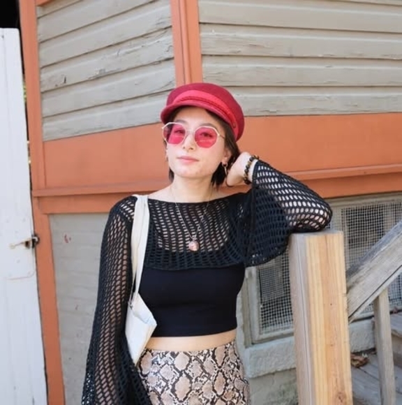 Meet your Posher, Alina - Picture 1 of 1